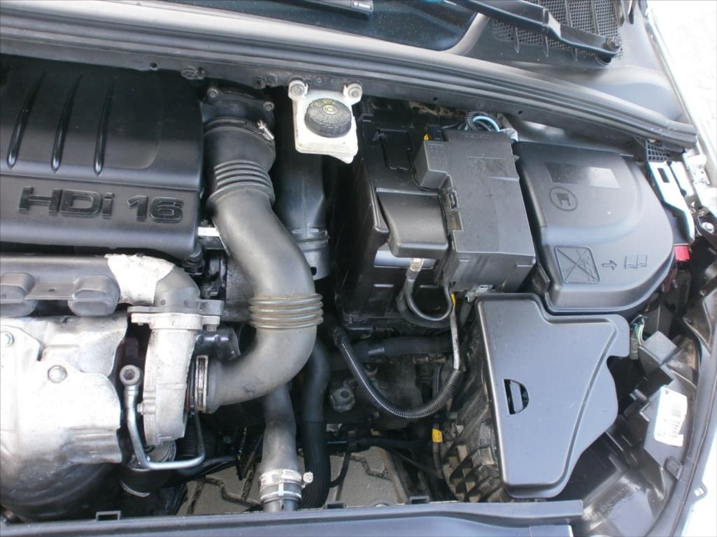 Peugeot 308 1,6 HDI ČR 110 DIGIKLIMA NOVÉ ROZVODY + STK Premium - foto 24