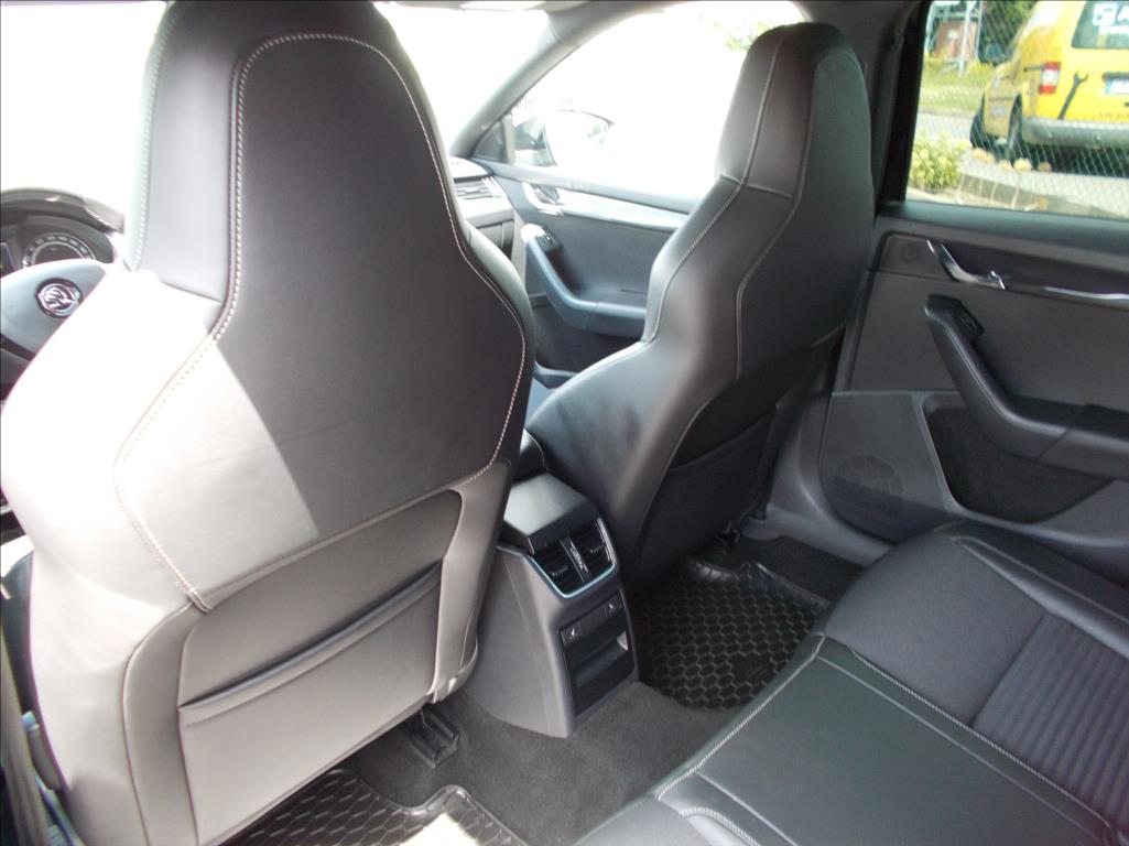 Škoda Octavia 2,0 TDI RS MANUÁL DIGIKLIMA XENONY PĚKNÉ  III - foto 15