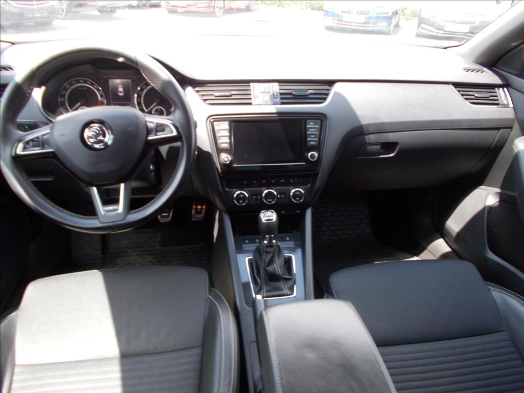 Škoda Octavia 2,0 TDI RS MANUÁL DIGIKLIMA XENONY PĚKNÉ  III - foto 16