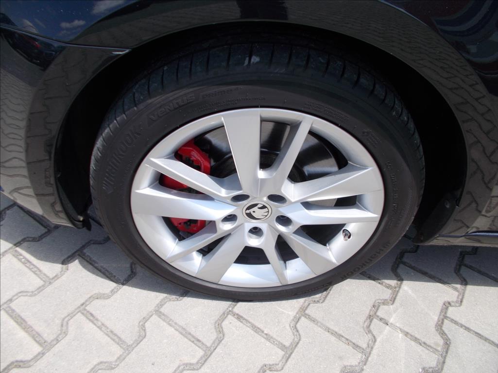 Škoda Octavia 2,0 TDI RS MANUÁL DIGIKLIMA XENONY PĚKNÉ  III - foto 6