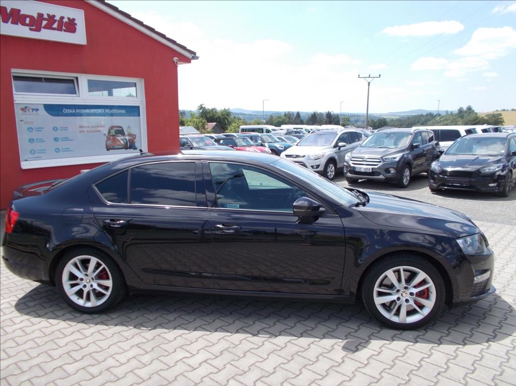 Škoda Octavia 2,0 TDI RS MANUÁL DIGIKLIMA XENONY PĚKNÉ  III - foto 8