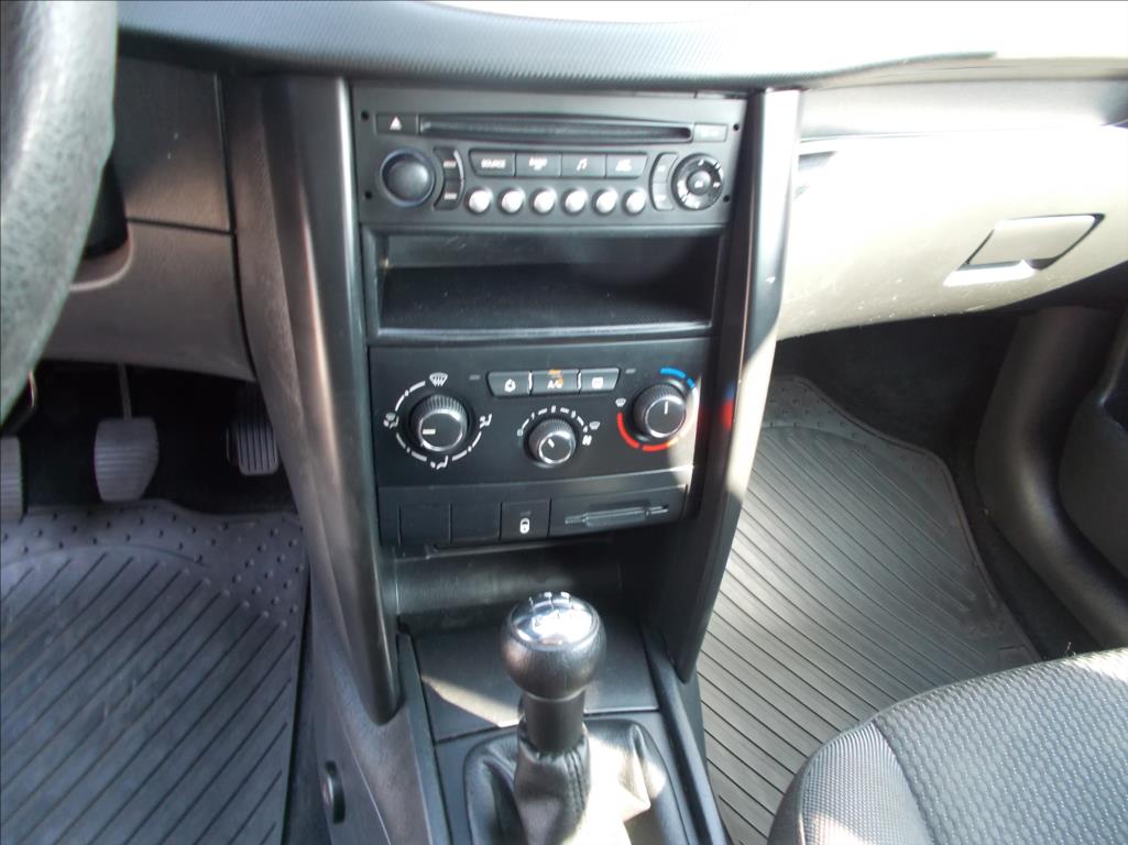 Peugeot 207 1,4 16V ČR KLIMA  SW - foto 21