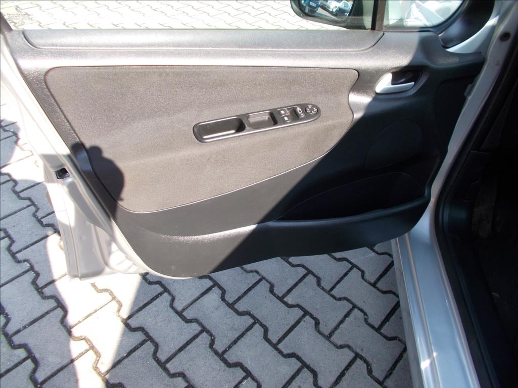 Peugeot 207 1,4 16V ČR KLIMA  SW - foto 24