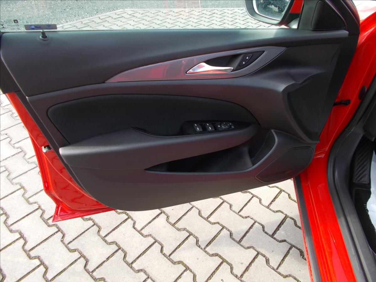 Opel Insignia 2,0 CDTi AT 125kW Dynamic Sport - foto 26