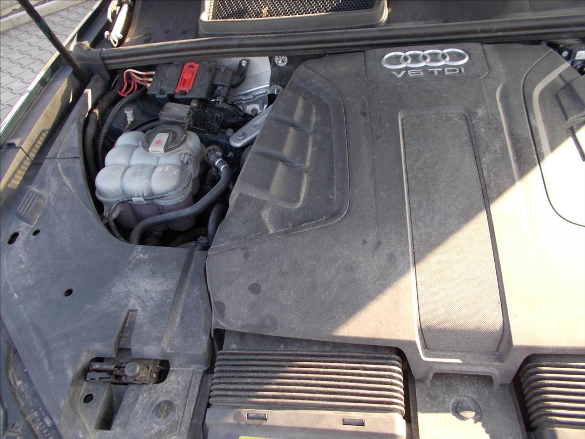 Audi Q7 3,0 TDI S-LINE ČR quattro tiptronic AUTORIZOVANÝ SERVI - foto 32