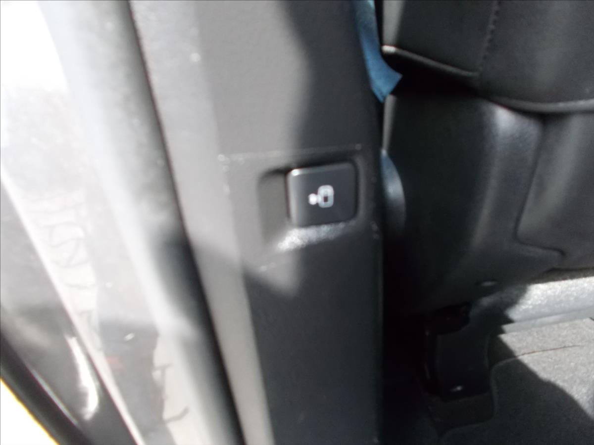 Peugeot Traveller 2,0 BlueHDi AT DPH L2 BUSSINES VIP - foto 24