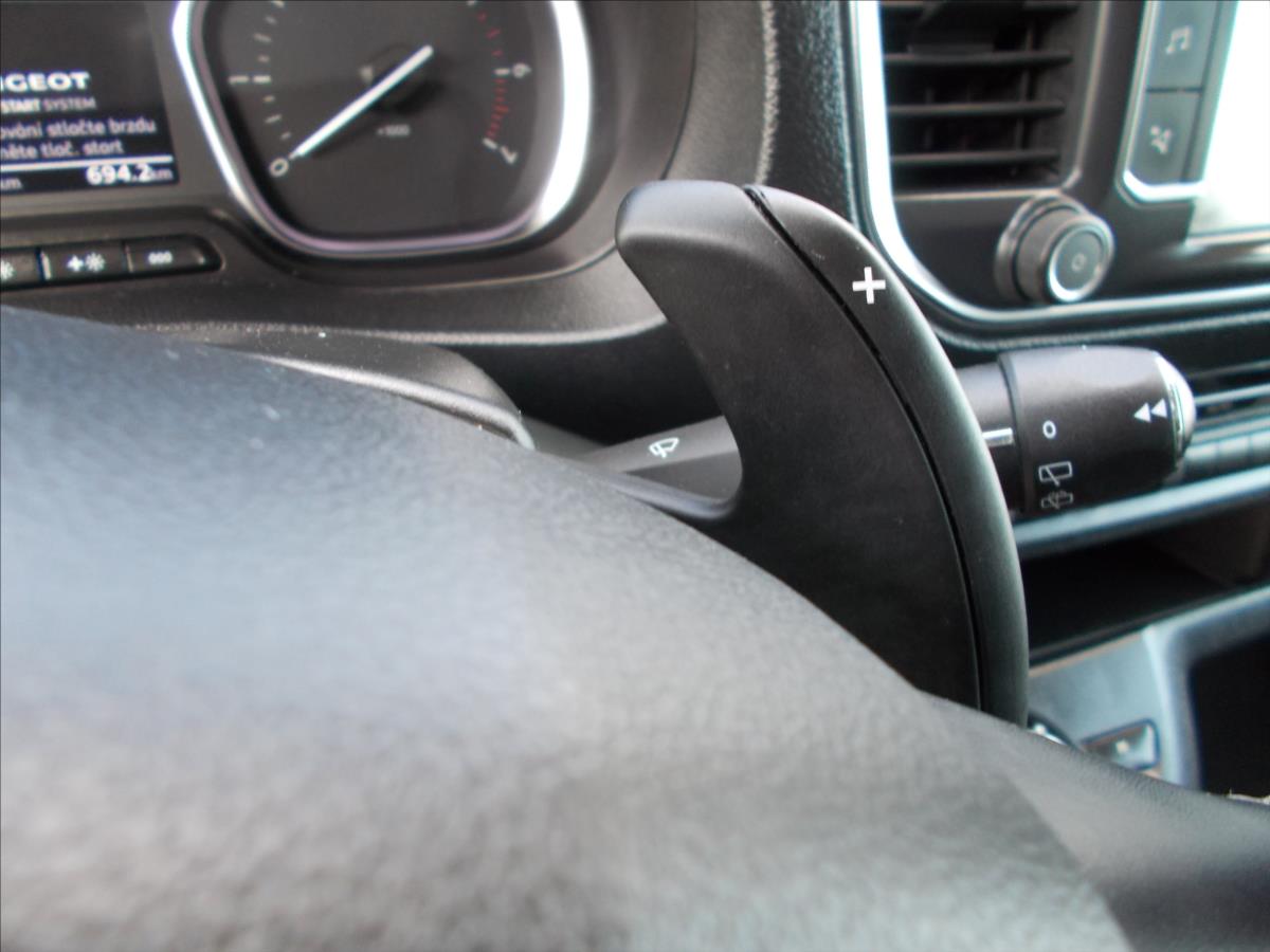 Peugeot Traveller 2,0 BlueHDi AT DPH L2 BUSSINES VIP - foto 31