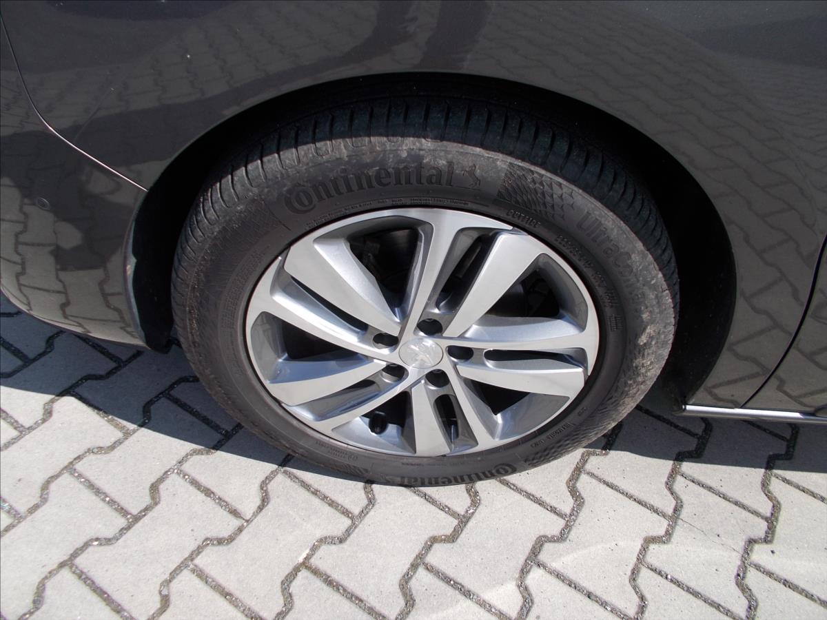 Peugeot Traveller 2,0 BlueHDi AT DPH L2 BUSSINES VIP - foto 6