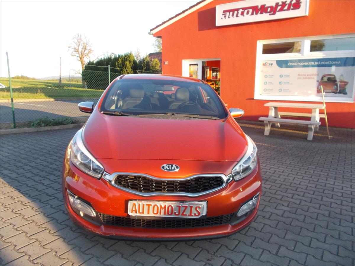 Kia Ceed 1,6 CRDi 94kW FIFA World Cup Edition - foto 2