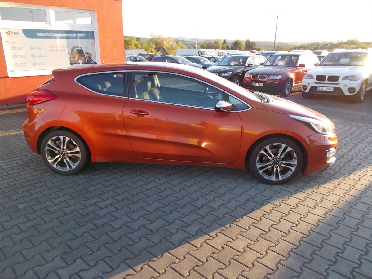 Kia Ceed 1,6 CRDi 94kW FIFA World Cup Edition - foto 7