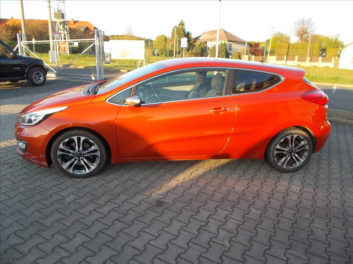 Kia Ceed 1,6 CRDi 94kW FIFA World Cup Edition - foto 4