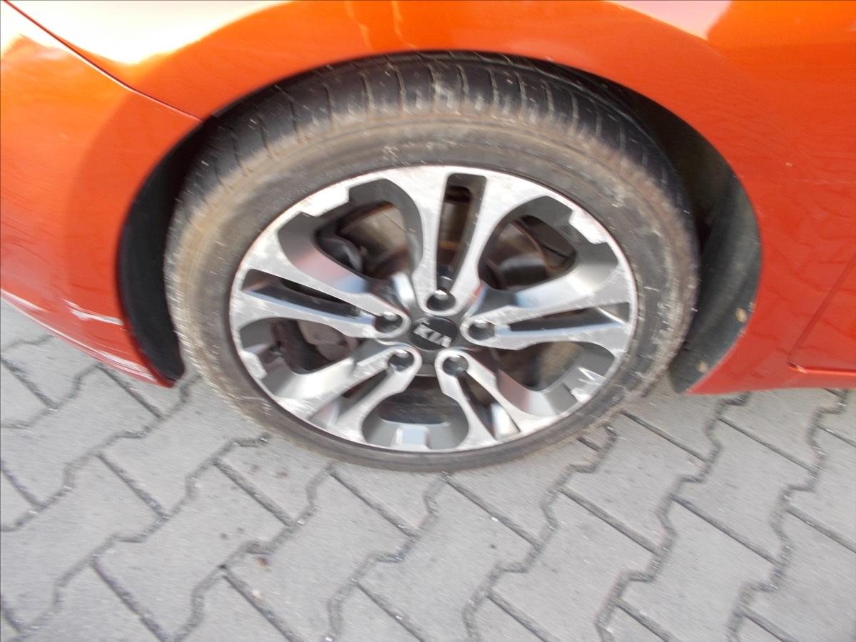 Kia Ceed 1,6 CRDi 94kW FIFA World Cup Edition - foto 5