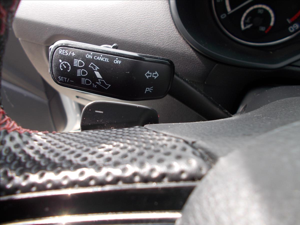 Škoda Octavia 2,0 TDI RS DSG ČR 1.MAJITEL PĚKNÉ  III - foto 24