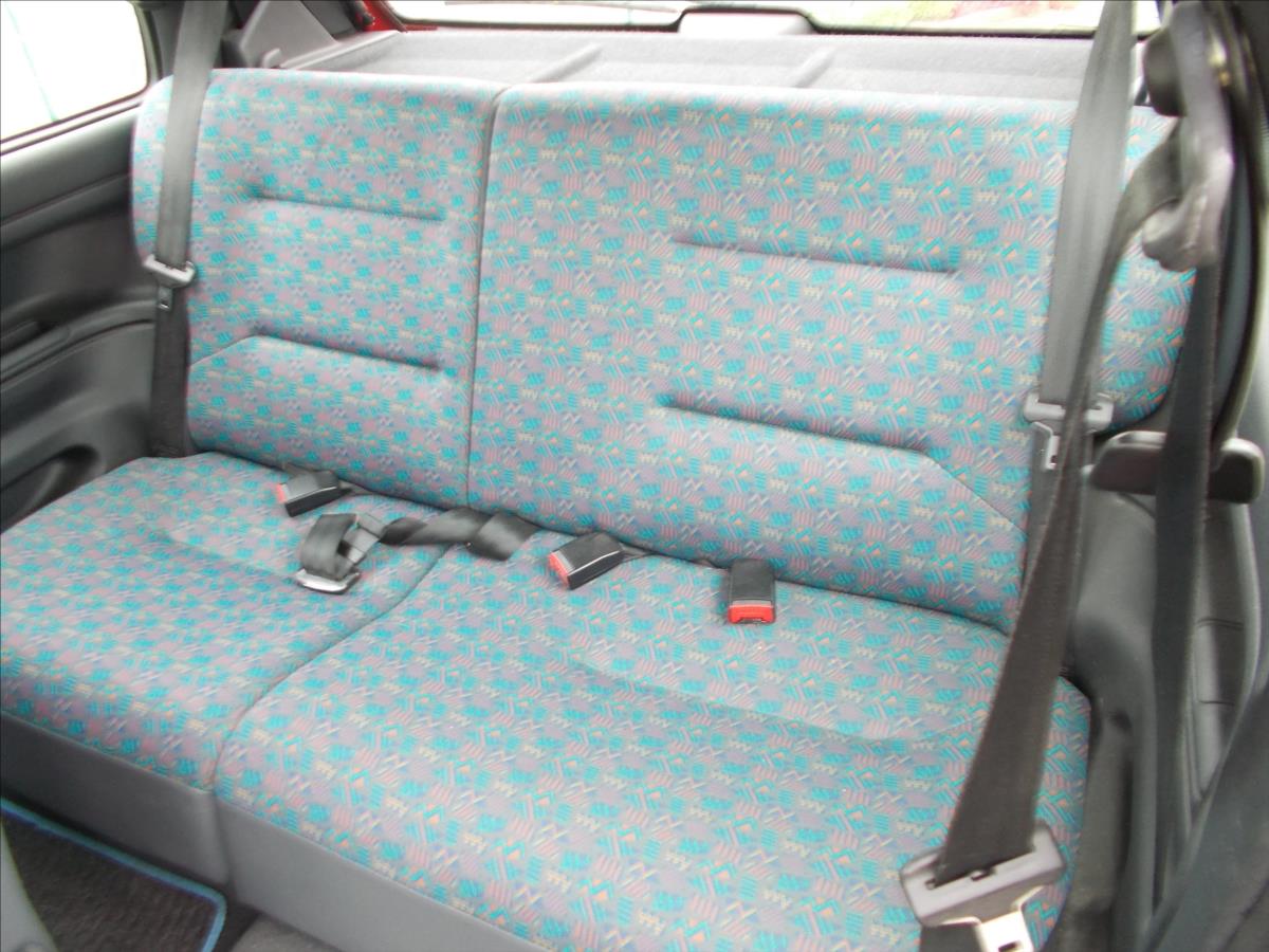 Peugeot 106 1,0 i 1.MAJITEL 100.572 KM STK 4/2027 - foto 13