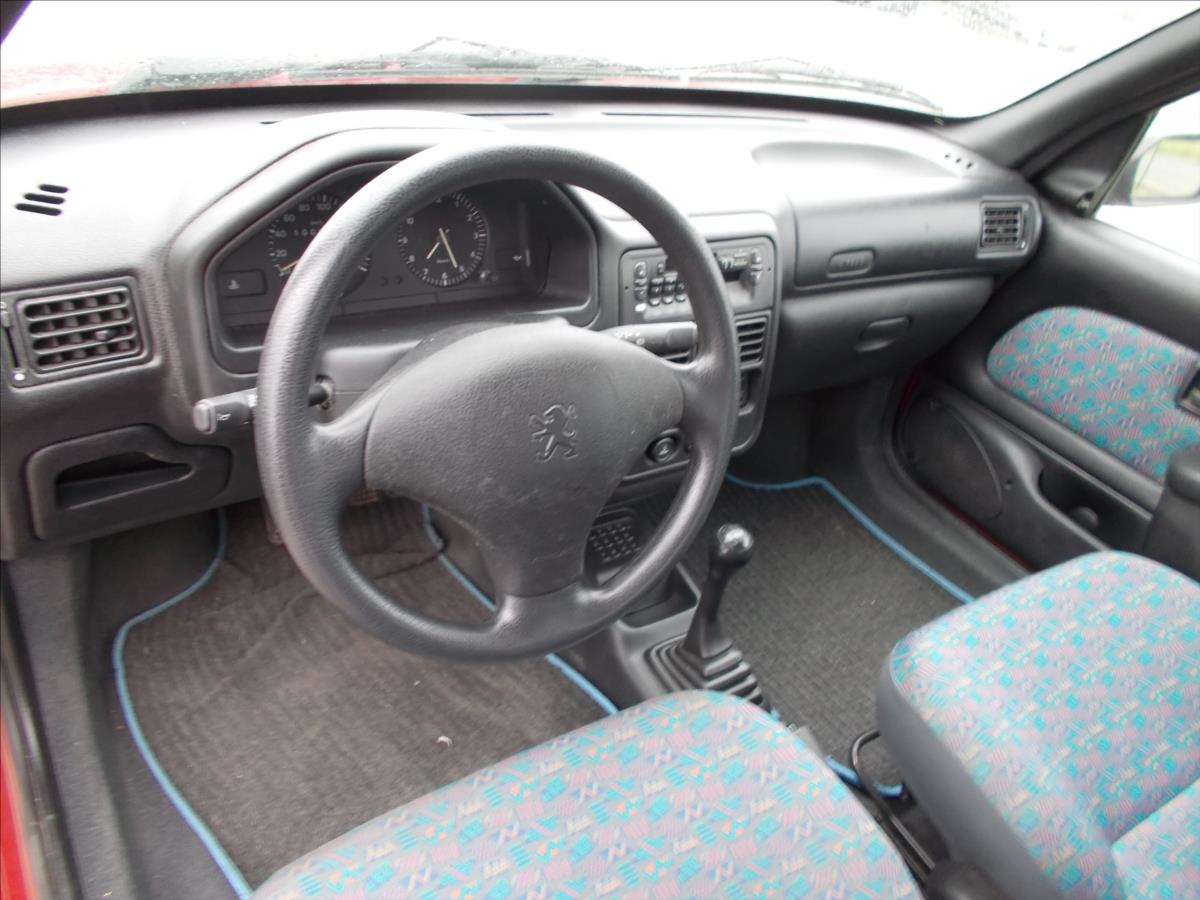 Peugeot 106 1,0 i 1.MAJITEL 100.572 KM STK 4/2027 - foto 16