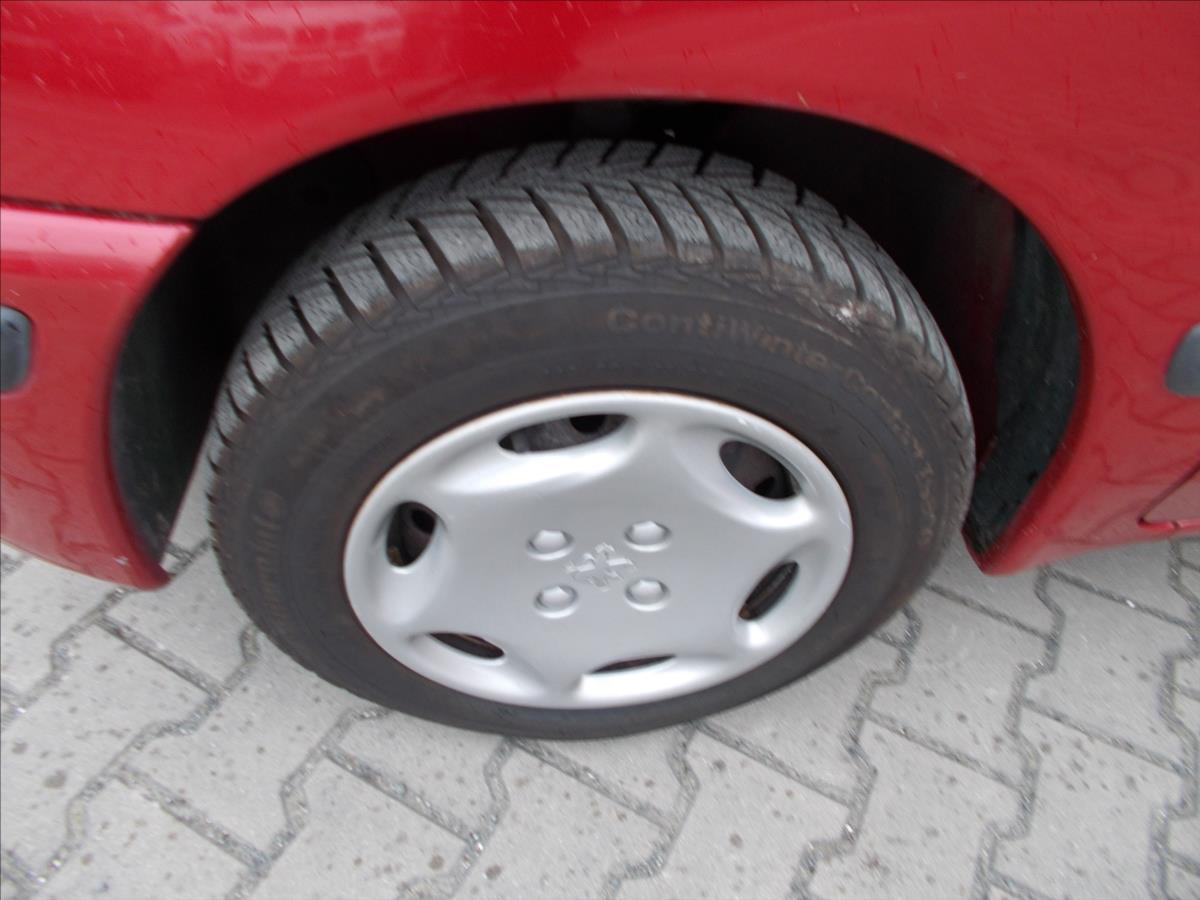 Peugeot 106 1,0 i 1.MAJITEL 100.572 KM STK 4/2027 - foto 5