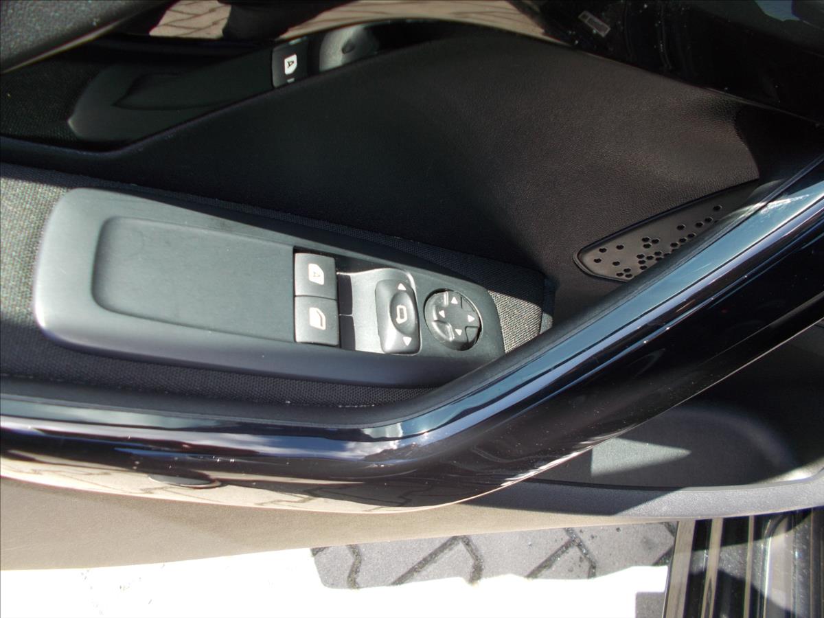 Peugeot 208 1,2 Pure Tech 60 kW NOVÉ ROZVODY 123100 KM - foto 28