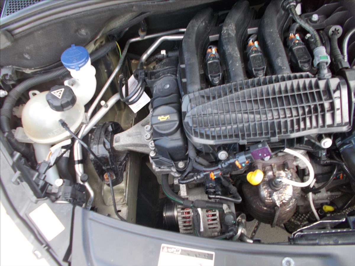 Peugeot 208 1,2 Pure Tech 60 kW NOVÉ ROZVODY 123100 KM - foto 29