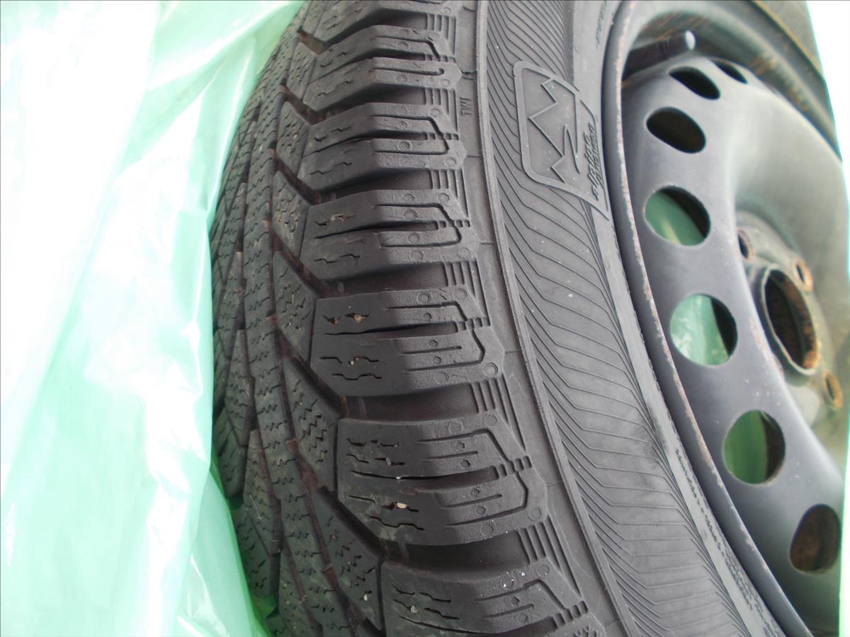 Volkswagen up! 1,0 MPI 55 kW KLIMA OK NOVÁ STK COC list - foto 26