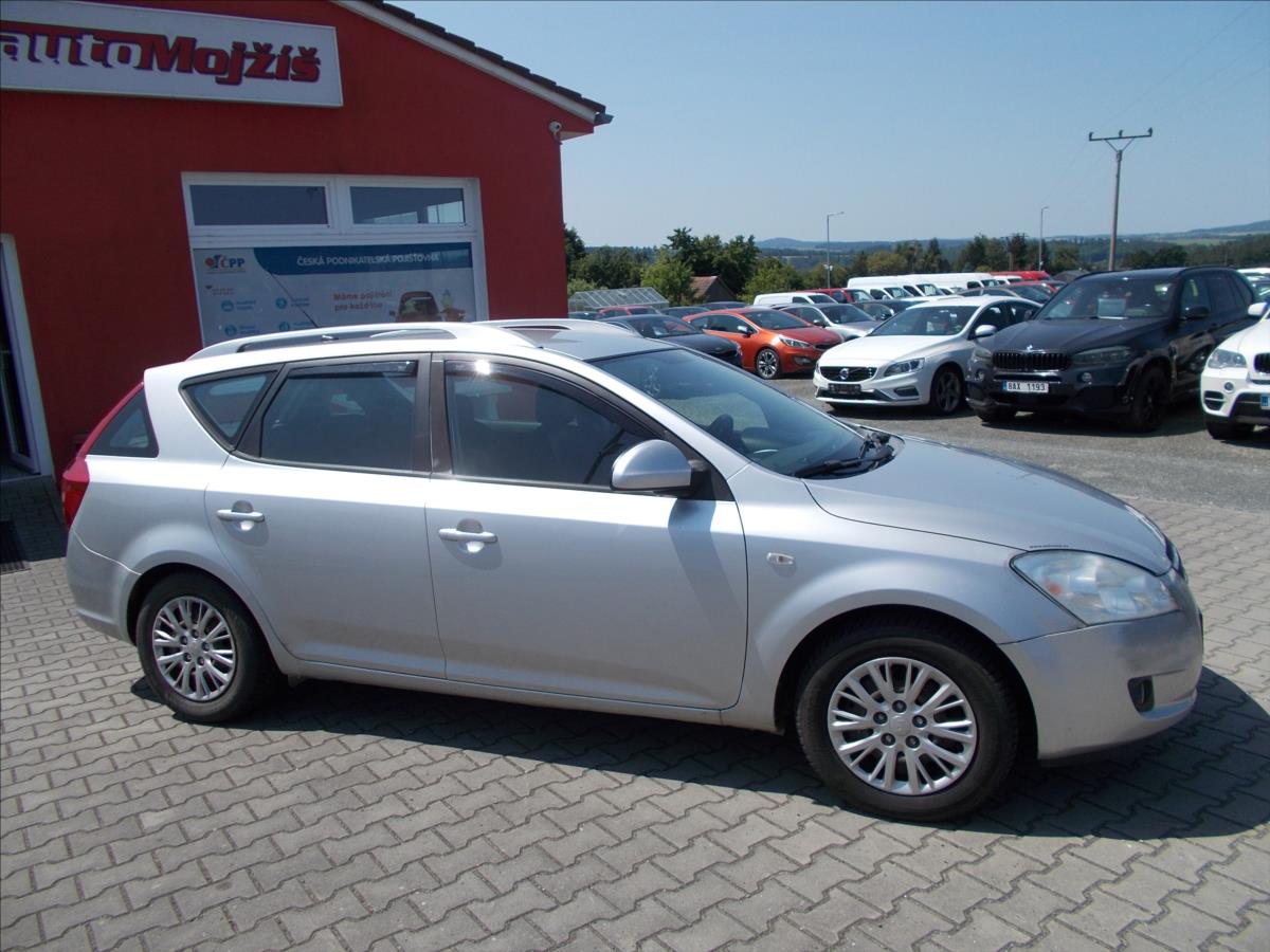 Kia Ceed 1,6 CRDi DIGIKLIMA OK NOVÁ STK - foto 7