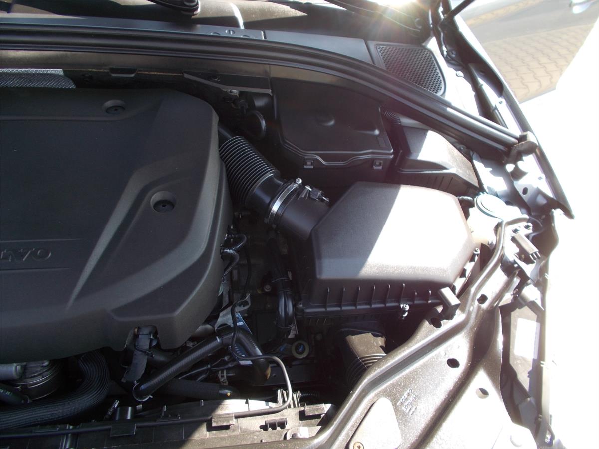 Volvo XC60 2,0 D D3 SUMMUM AT TZ KRÁSNÉ - foto 30