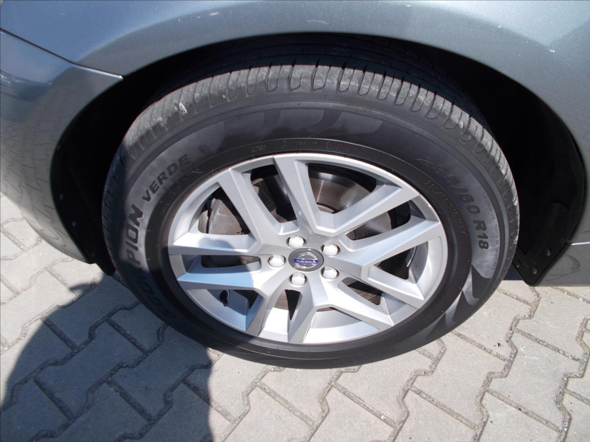 Volvo XC60 2,0 D D3 SUMMUM AT TZ KRÁSNÉ - foto 5