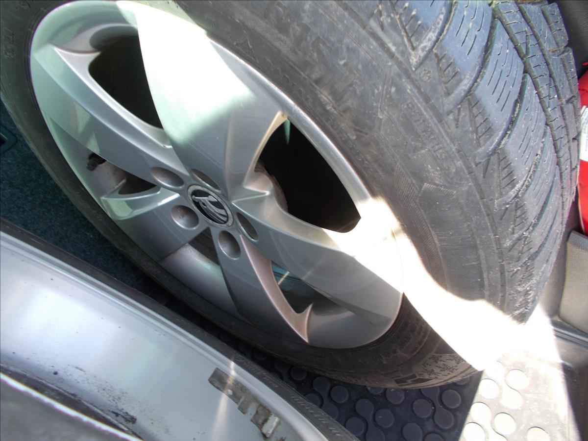 Škoda Fabia 1,2 TSI MONTE CARLO ČR KLIMA NOVÉ ROZVODY  II - foto 15