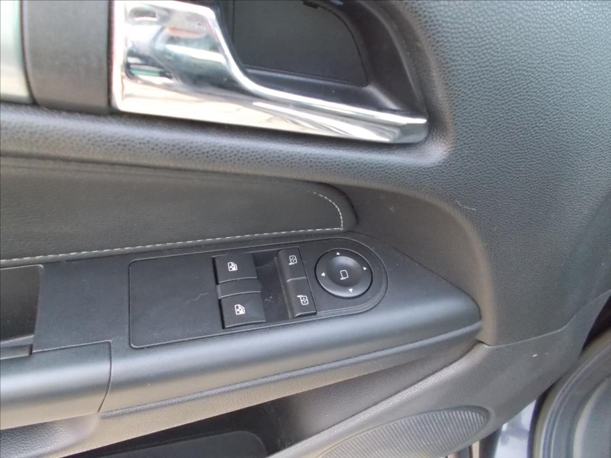 Opel Astra 1,6 GTC TURBO 132 kW NOVÁ STK  H - foto 24