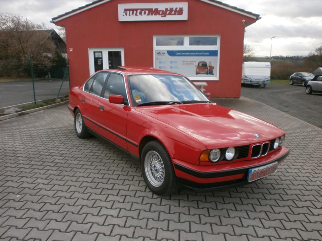 BMW Řada 5 2,5 TDS TZ ULOŽENO od roku 2012