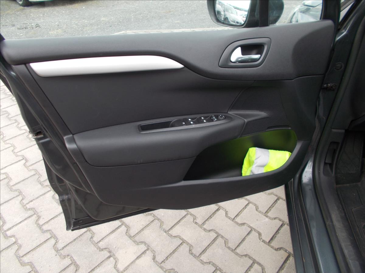 Citroën C4 1,6 16V ČR 1.MAJITELKA 46346 KM !!!!! - foto 28