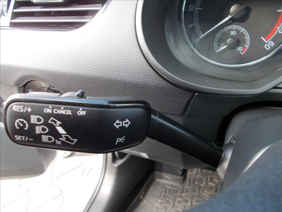 Škoda Octavia 1,6 TDI ČR 1.MAJITEL DIGIKLIMA NOVÁ STK  III - foto 23