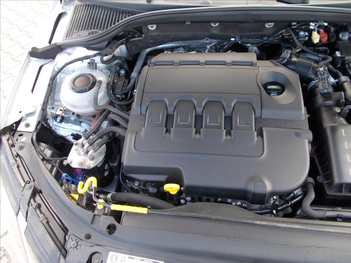 Škoda Octavia 1,6 TDI ČR 1.MAJITEL DIGIKLIMA NOVÁ STK  III - foto 28