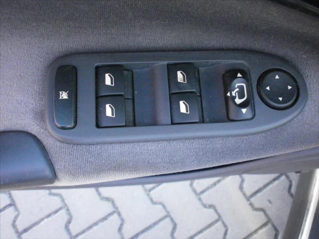 Citroën C5 2,0 HDI EXCLUSIVE NOVÁ STK  II - foto 28