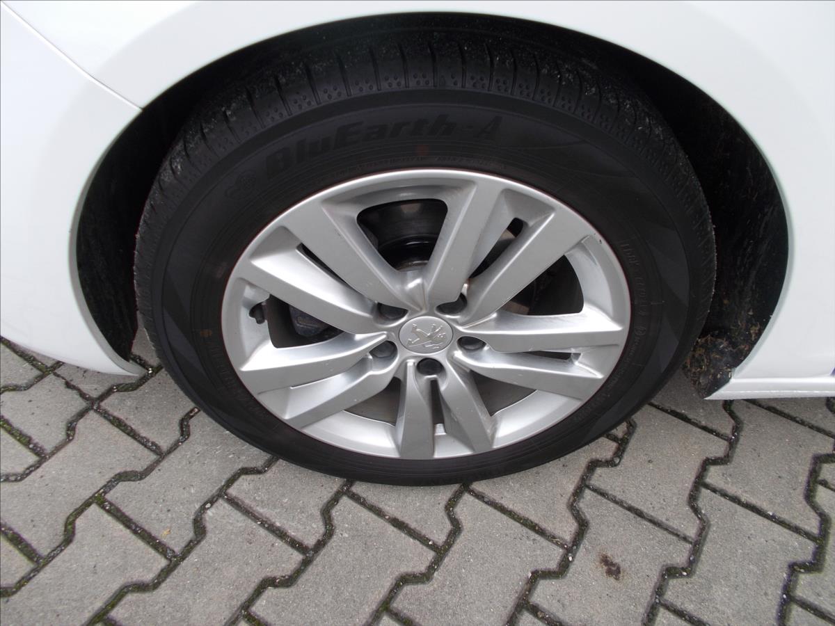 Peugeot 308 1,2 PT STYLE  81 kW NOVÁ STK PĚKNÉ - foto 6