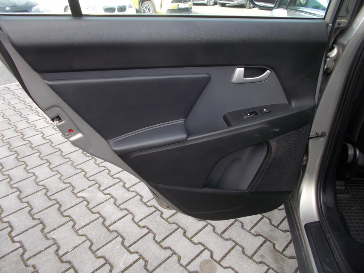Kia Sportage 1,7 CRDi ČR DIGIKLIMA TZ - foto 19
