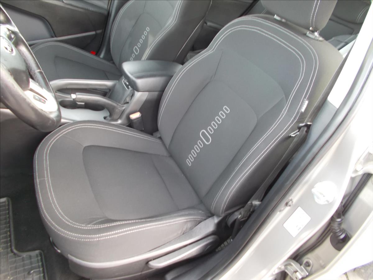 Kia Sportage 1,7 CRDi ČR DIGIKLIMA TZ - foto 20