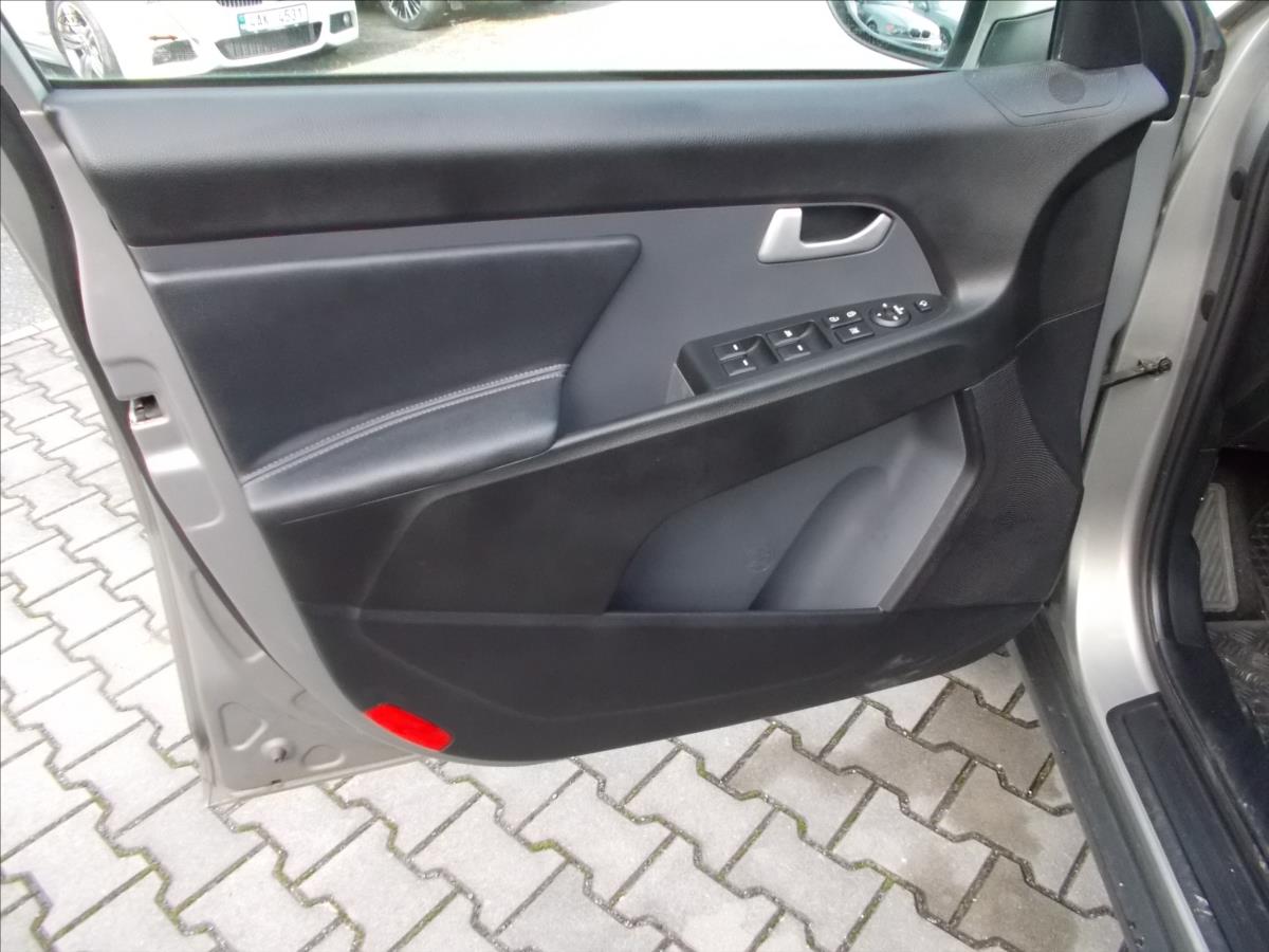 Kia Sportage 1,7 CRDi ČR DIGIKLIMA TZ - foto 27