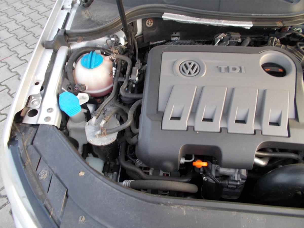 Volkswagen Passat 2,0 TDI DSG 103 kW DIGIKLIMA TZ NAVI ACC - foto 30