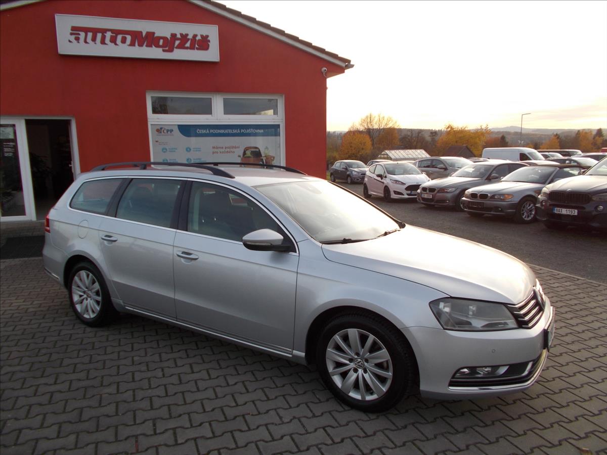 Volkswagen Passat 2,0 TDI DSG 103 kW DIGIKLIMA TZ NAVI ACC - foto 7