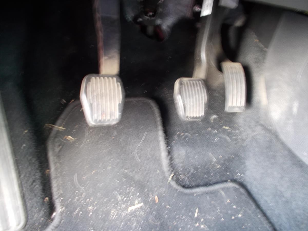 Ford Focus 1,0 EB ČR 2.majitel od R.2020 TZ KLIMA - foto 26