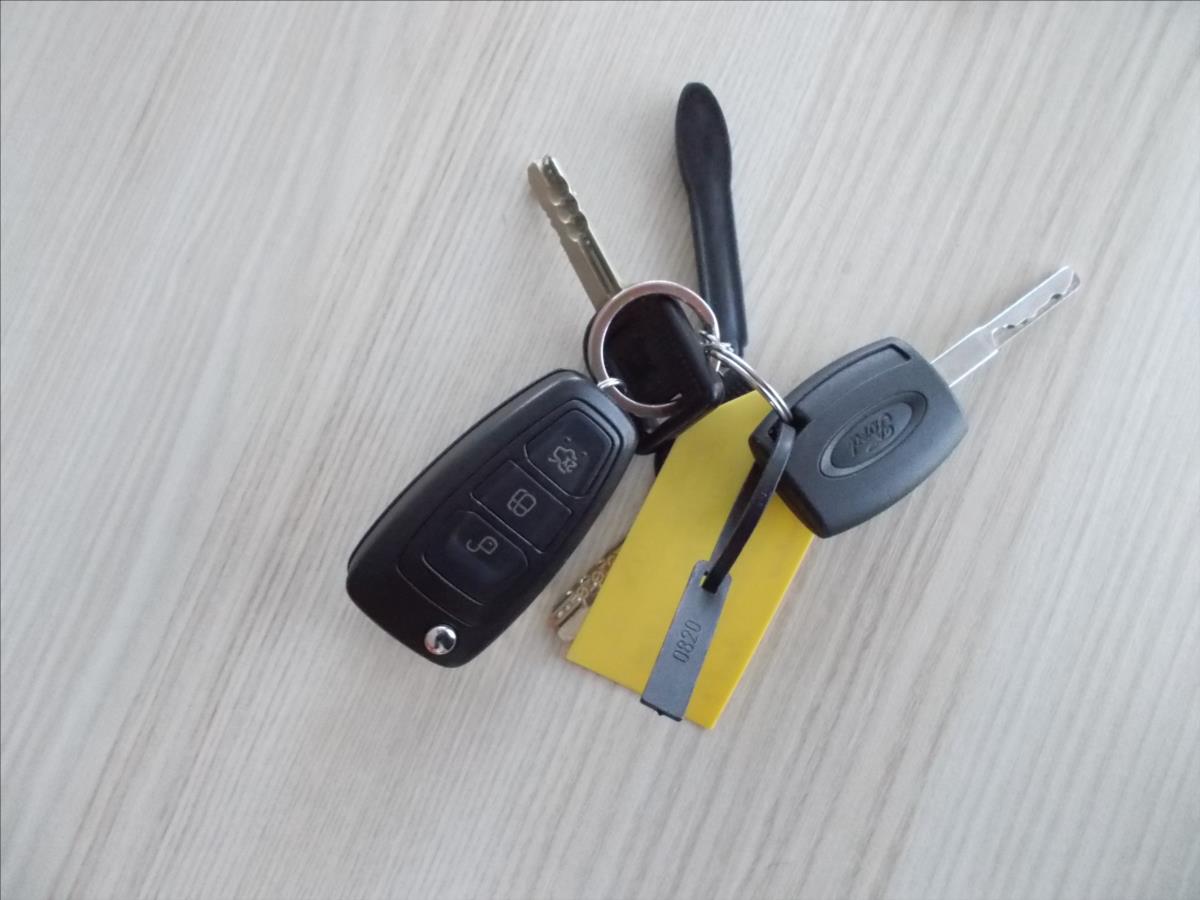 Ford Focus 1,0 EB ČR 2.majitel od R.2020 TZ KLIMA - foto 31