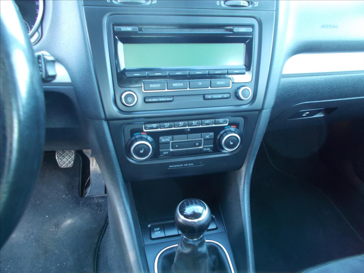 Volkswagen Golf 1,4 TSI DIGIKLIMA TEMPOMAT NOVÁ STK  VI - foto 23