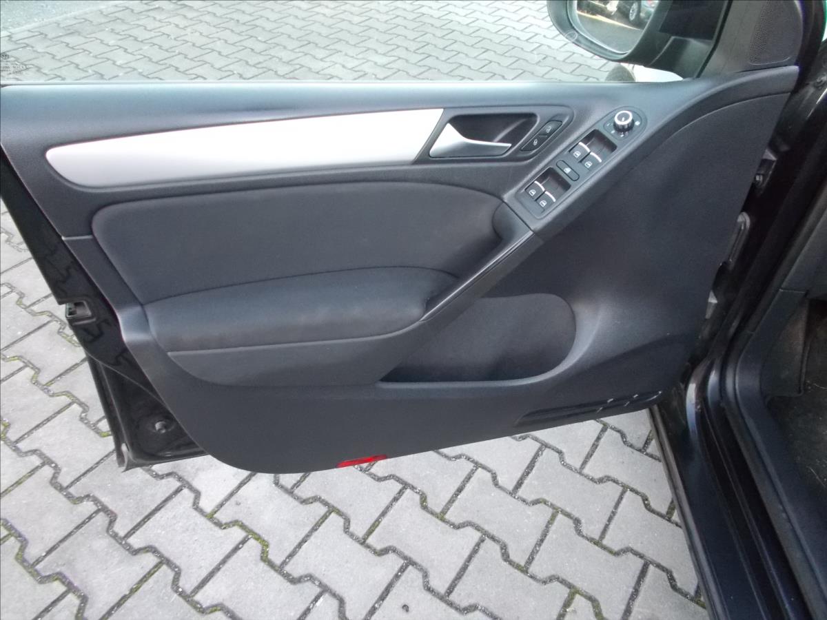 Volkswagen Golf 1,4 TSI DIGIKLIMA TEMPOMAT NOVÁ STK  VI - foto 29