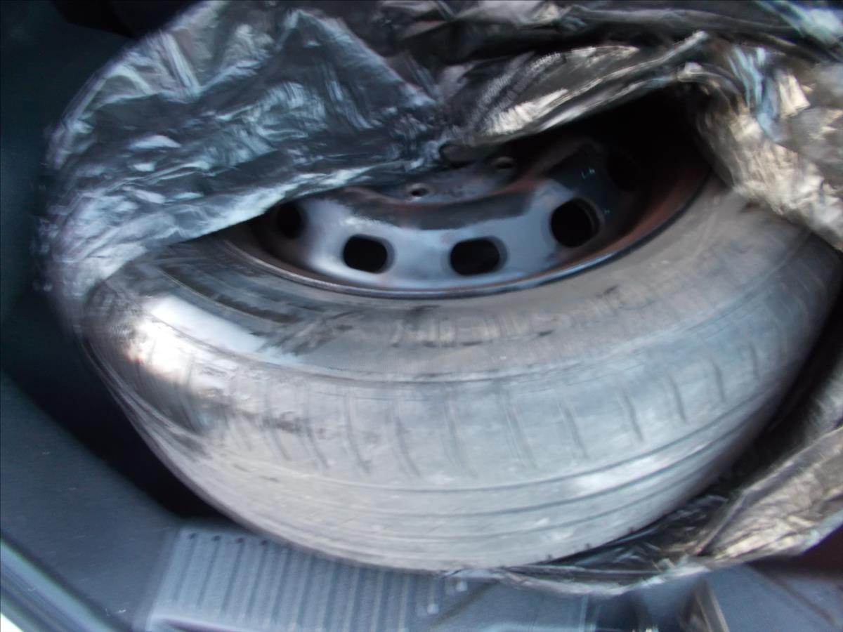 Ford Fiesta 1,1 i 52 kW KLIMA NOVÁ STK COC list - foto 15