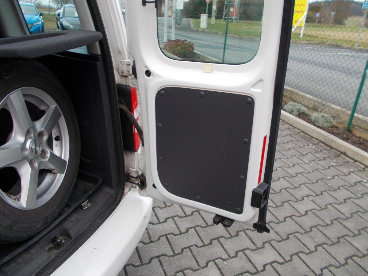 Volkswagen Caddy 1,6 TDI 1.MAJITEL DPH NOVÁ STK - foto 15