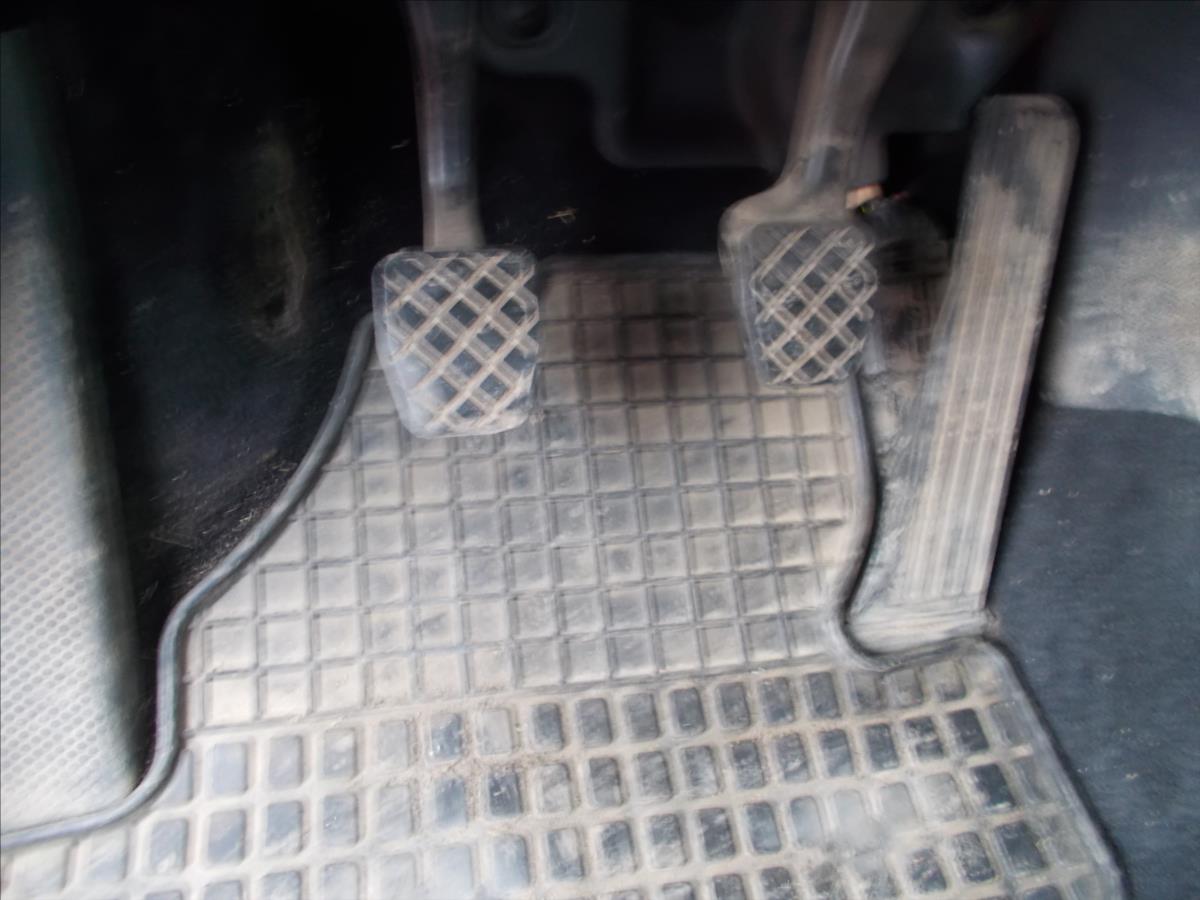 Volkswagen Caddy 1,6 TDI 1.MAJITEL DPH NOVÁ STK - foto 28