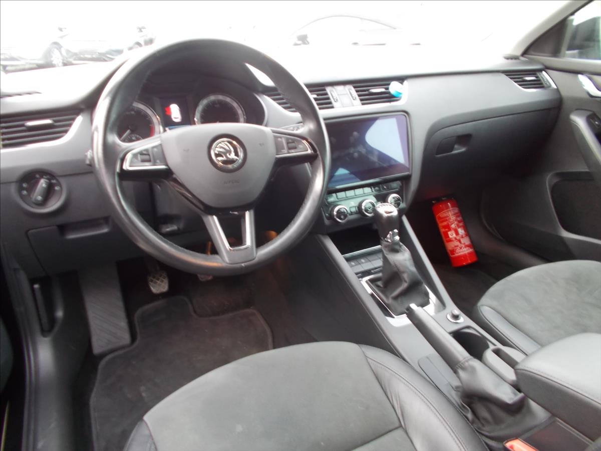 Škoda Octavia 1,6 TDI DIGIKLIMA NAVI TZ LED  III - foto 16