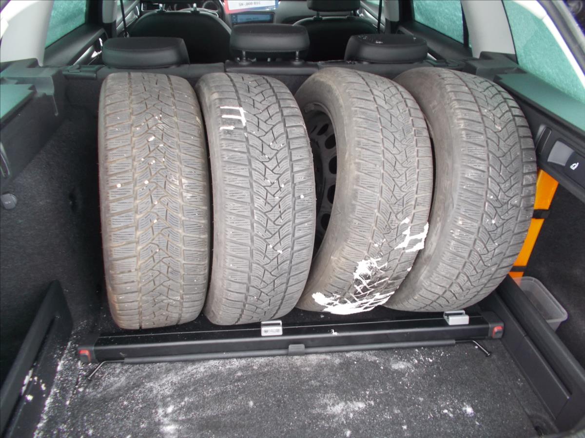 Škoda Octavia 1,6 TDI DIGIKLIMA NAVI TZ LED  III - foto 29