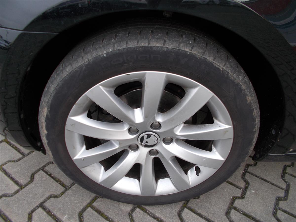 Škoda Octavia 1,6 TDI DIGIKLIMA NAVI TZ LED  III - foto 6