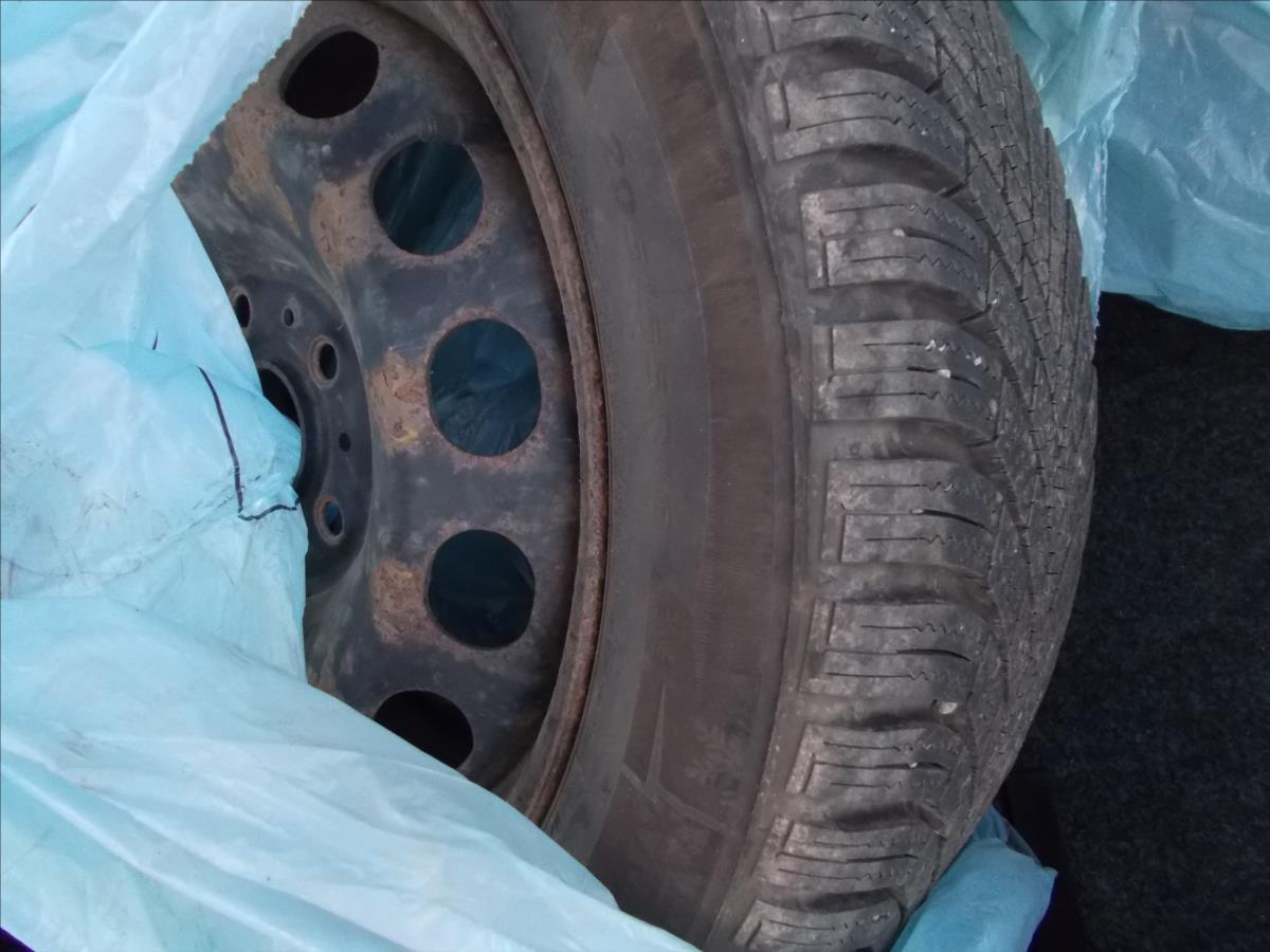 Škoda Octavia 1,6 TDI DIGIKLIMA NOVÁ STK  III - foto 15